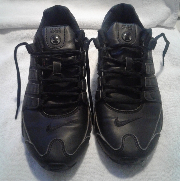 Nike Shox black and red woman u.s 9 - Picture 1 of 6